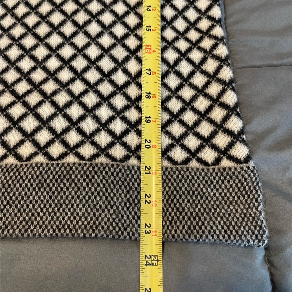 J. Crew Italian Cashmere Black And White Diamond Sweater XSmall - Picture 5 of 7